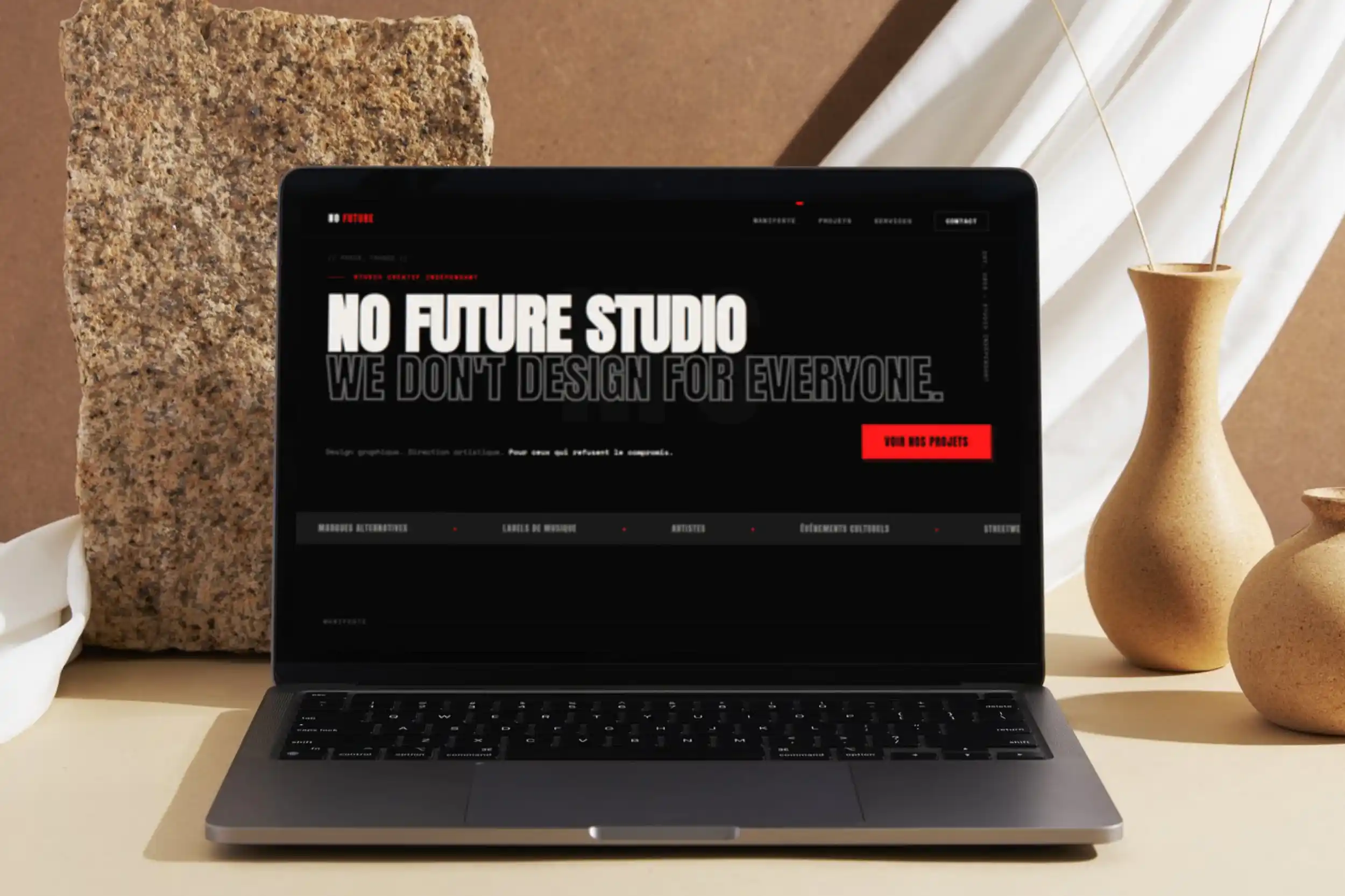 Mockup d'un site internet d'une agence de design créé par Béona